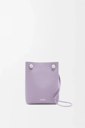 Pochette Pebble in pelle di vitello liscia
