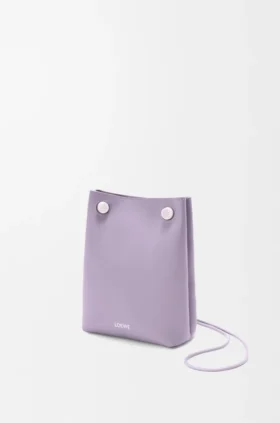 Pochette Pebble in pelle di vitello liscia