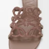 Sandalo a scivolo “Petal Anagram” in pelle scamosciata impreziosita da strass