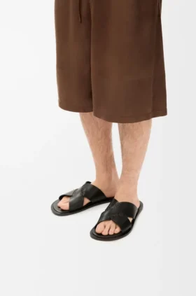 Sandalo Flex con intreccio in pelle di vitello conciata al vegetale